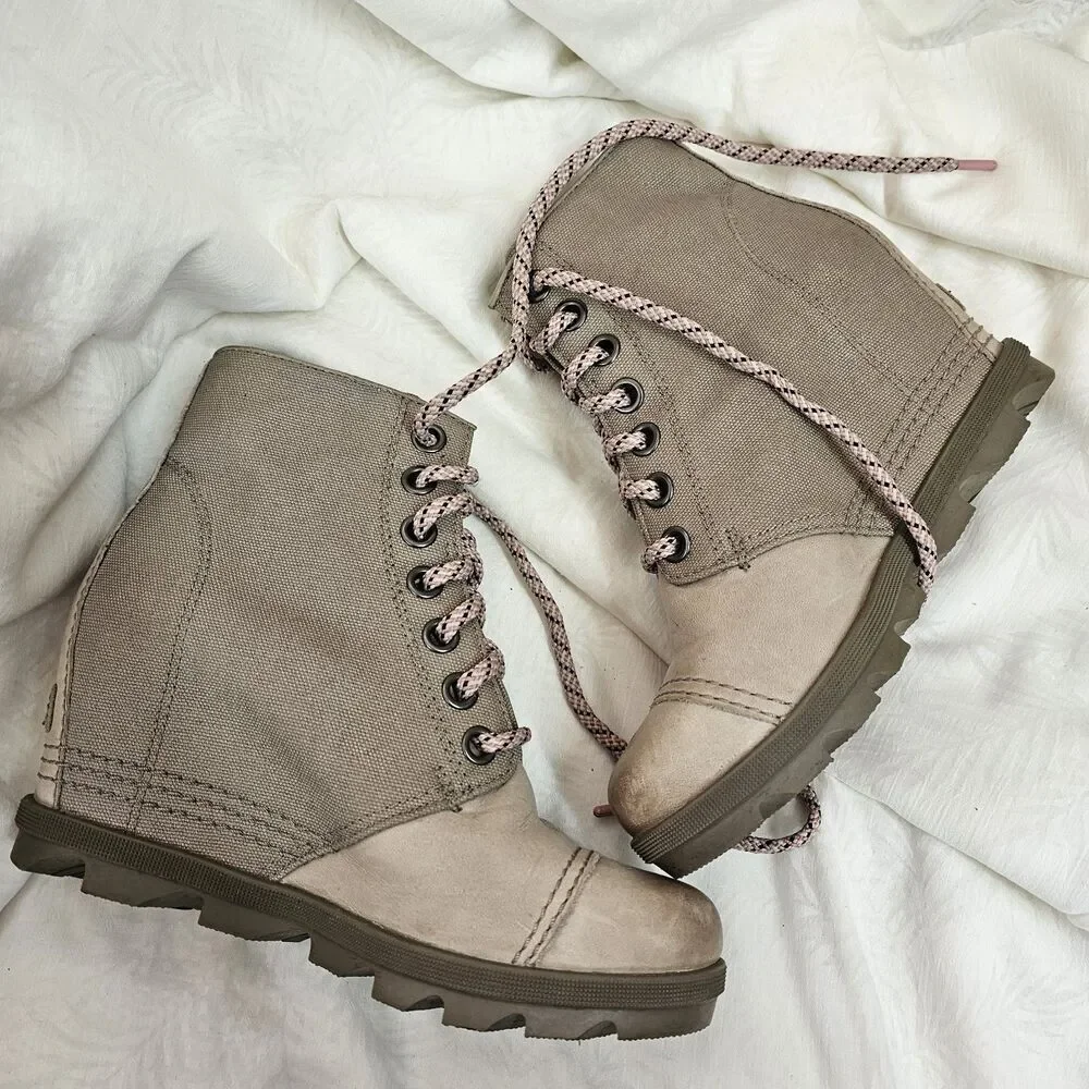 Sorel Women’s Joan Of Arctic Wedge Winter Booties Taupe, Size 8 M